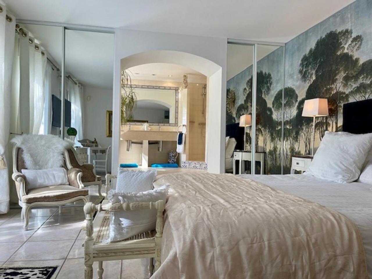 B&B Les Muscades Сент-Этьен-дю-Грес Экстерьер фото