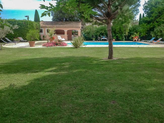 B&B Les Muscades Сент-Этьен-дю-Грес Экстерьер фото