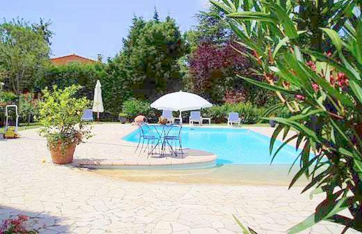 B&B Les Muscades Сент-Этьен-дю-Грес Экстерьер фото