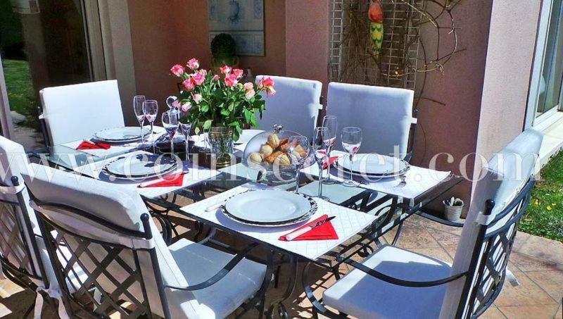 B&B Les Muscades Сент-Этьен-дю-Грес Экстерьер фото
